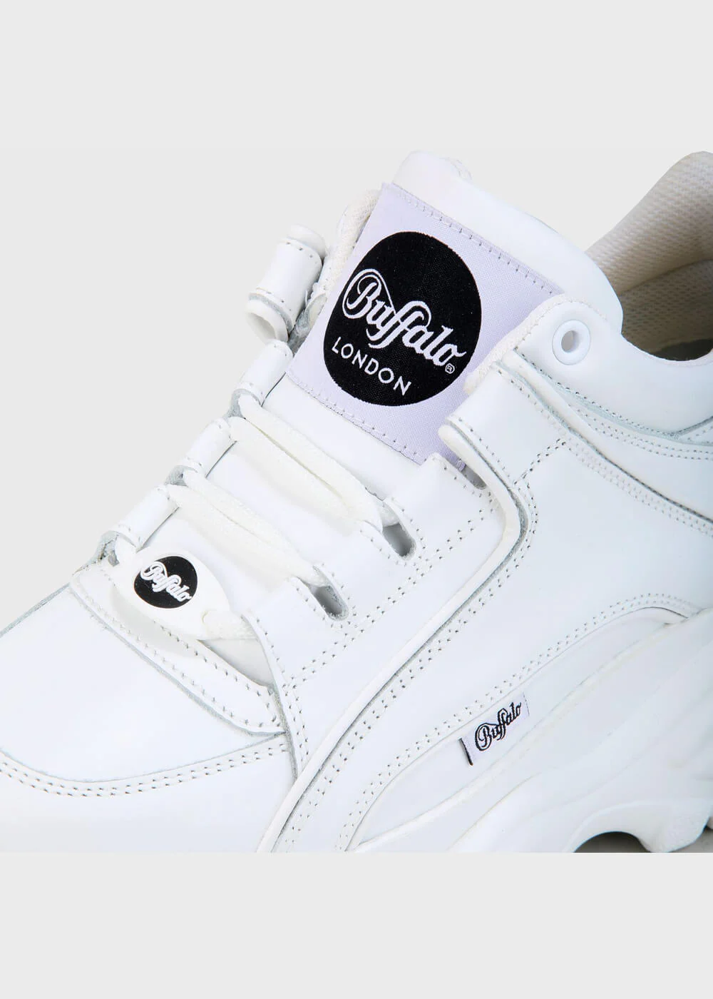 Baskets Plates Basses en Cuir Buffalo London en Blanc – Image 4