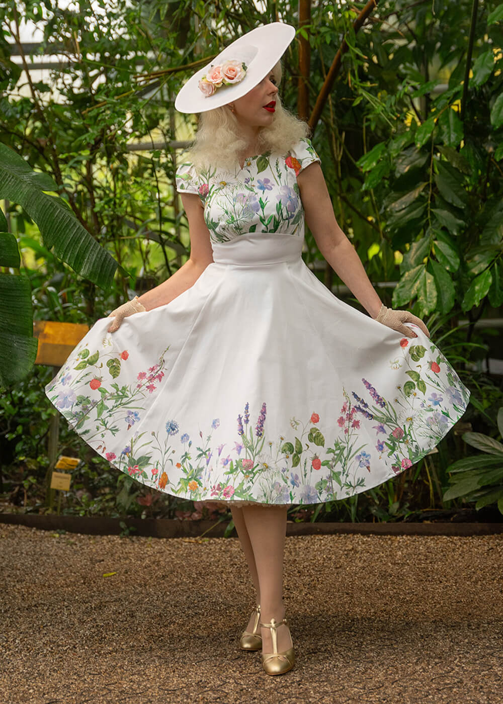 Hearts & Roses Robe Swing années 50 à fleurs automnales Blanche – Image 8