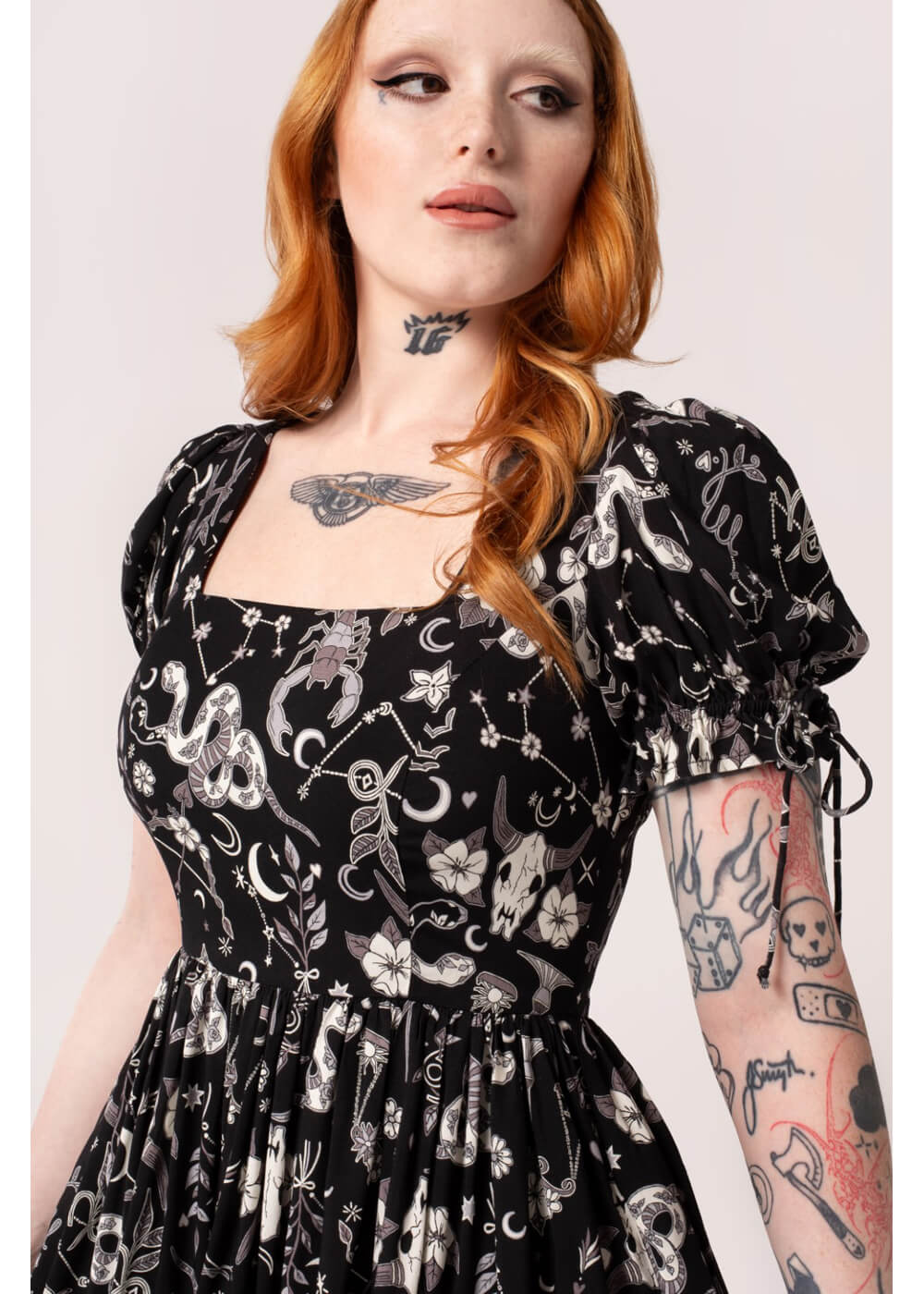 Hell Bunny Robe Mini Années 60 Signe Astral Noir – Image 8