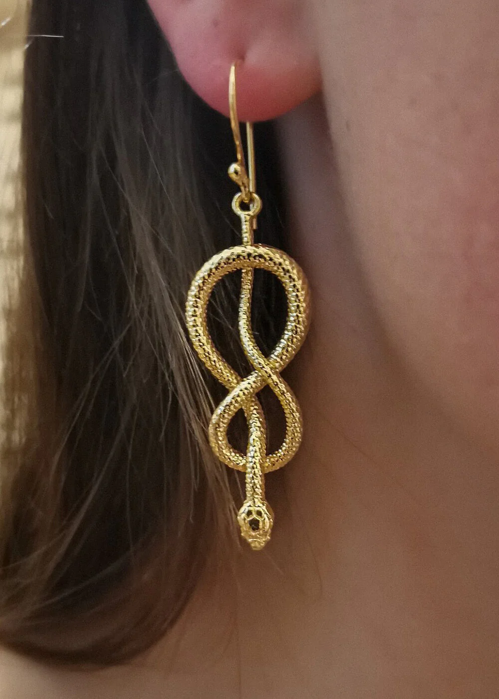 Boucles d'Oreilles Noeud Serpent Or Lotta Djossou Paris – Image 3